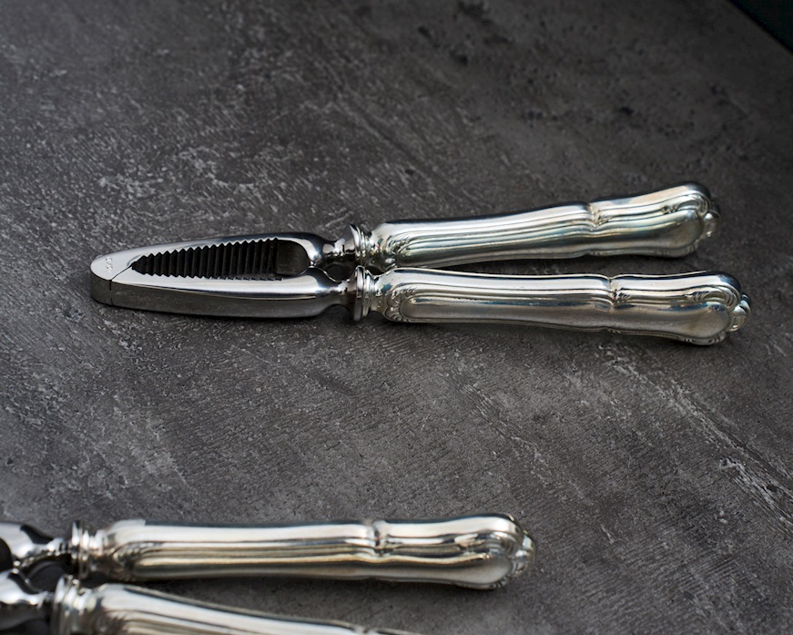 Schiaccianoci argento 80 grammi 2 pezzi in stile Barocchino usato ricondizionato Zanolli Vintage