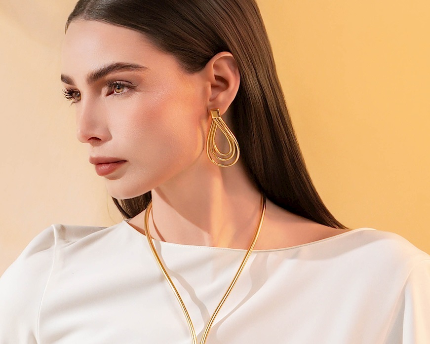 Orecchini pendenti in lurex dorato Sovrani