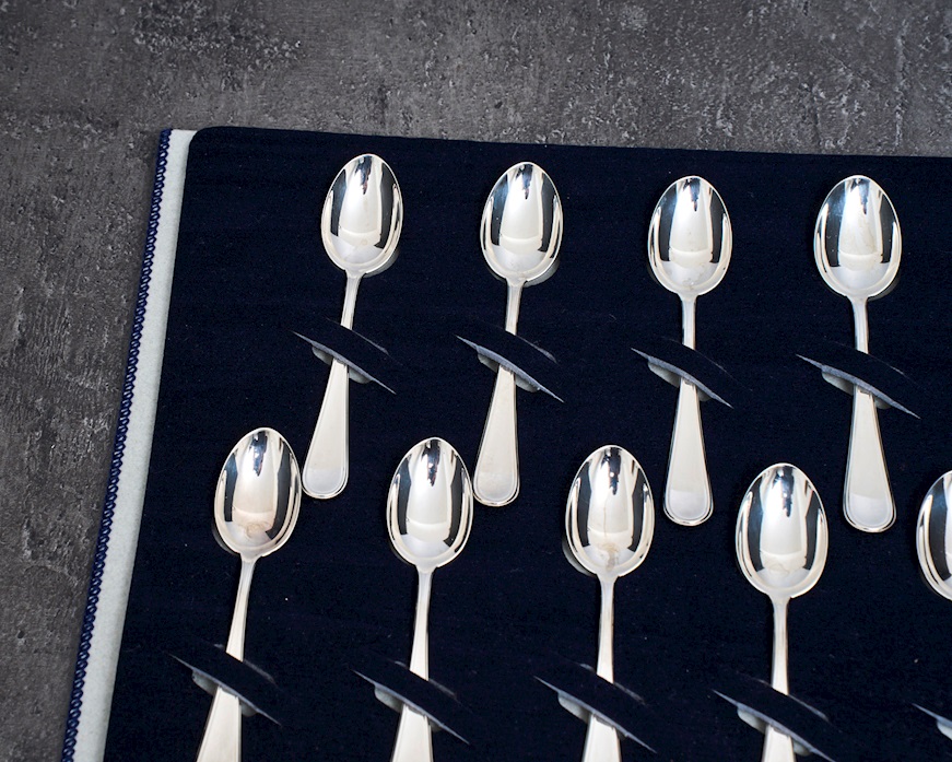 Set di cucchiai caffè argento 124 grammi 12 pezzi in stile Inglese usato ricondizionato Zanolli Vintage