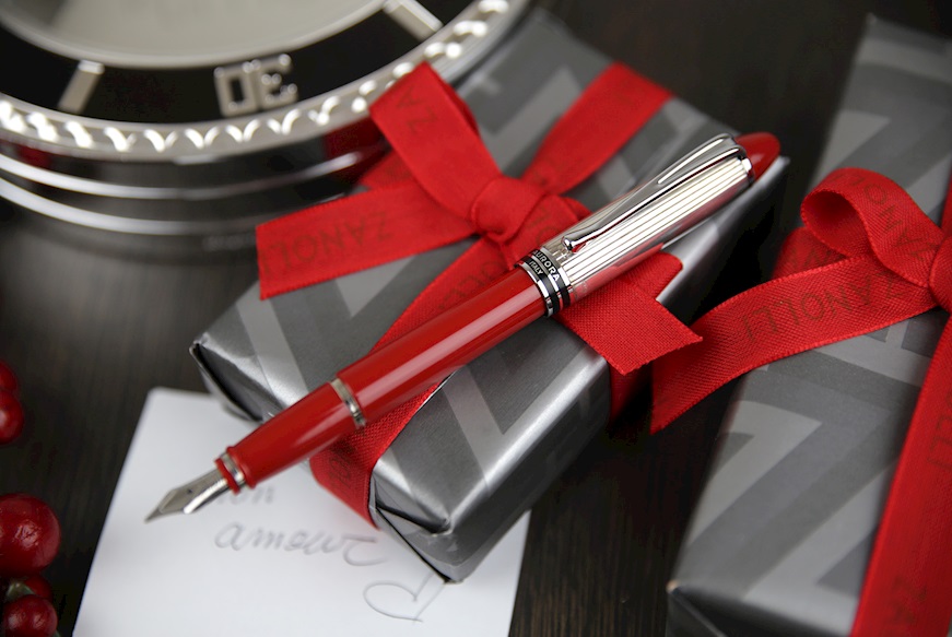 Fountain pen Ipsilon silver red Aurora
