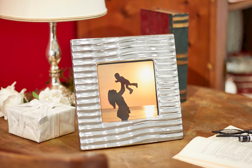 Picture frame silver with band with vertical waves Selezione Zanolli