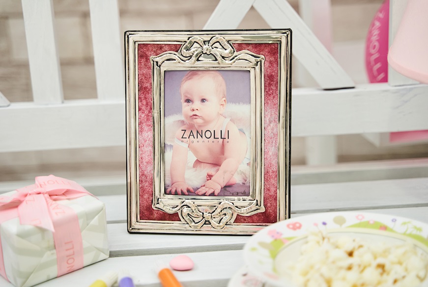 Cornice argento con fiocchi e smalto rosa Selezione Zanolli