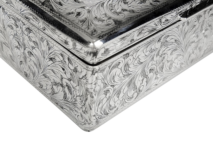 Box silver with floral engraving and wooden interior Selezione Zanolli