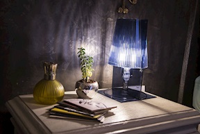 Lampada da tavolo Take blu Kartell