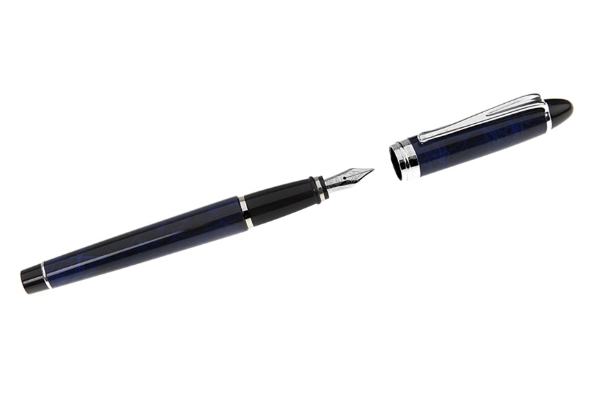 Fountain pen Ipsilon Lacca night blue Aurora