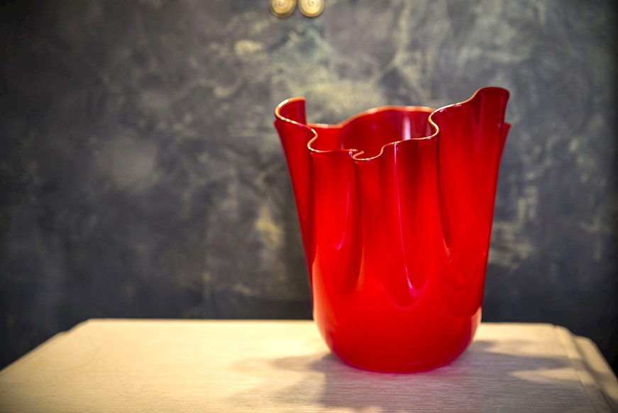 Vase Fazzoletto Murano glass opalino red Venini