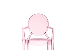 Sedia Lou Lou Ghost rosa trasparente Kartell