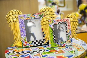 Cornice Wings S dipinta a mano Tom's Drag