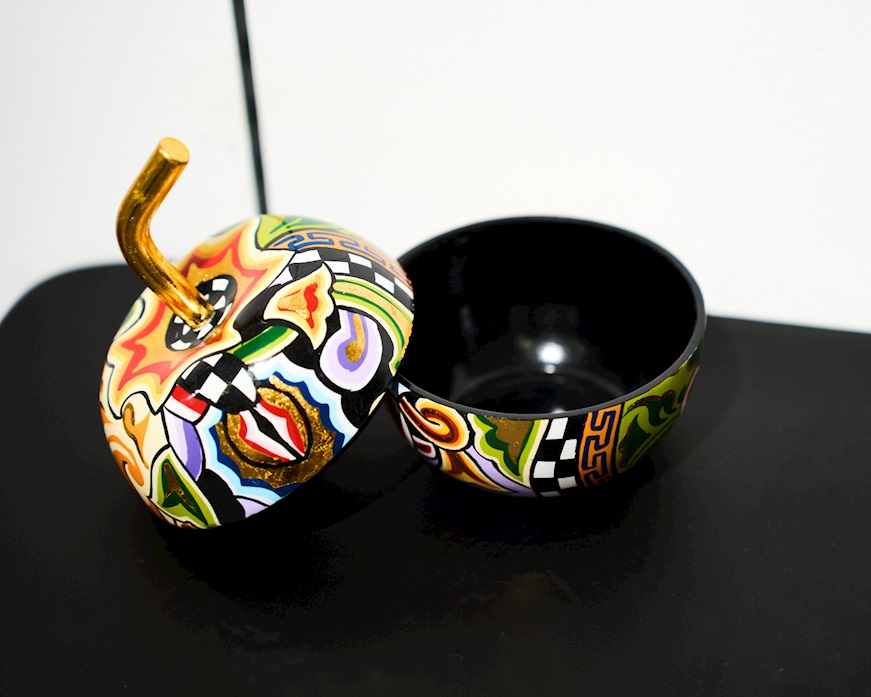 Apple-Shaped Box M hand painted Tom's Drag