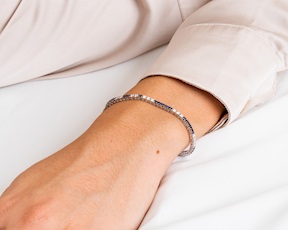 Bracciale tennis oro 750‰ e diamanti ct. 0.85 e zaffiri ct. 1.45 Davite & Delucchi