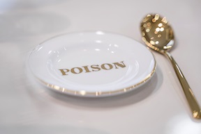 Piattino La Tavola Scomposta porcellana Poison Bitossi home