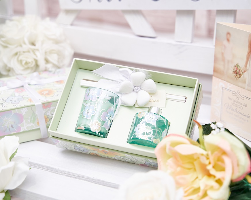 Gift box lavender green with sugared almonds Selezione Zanolli