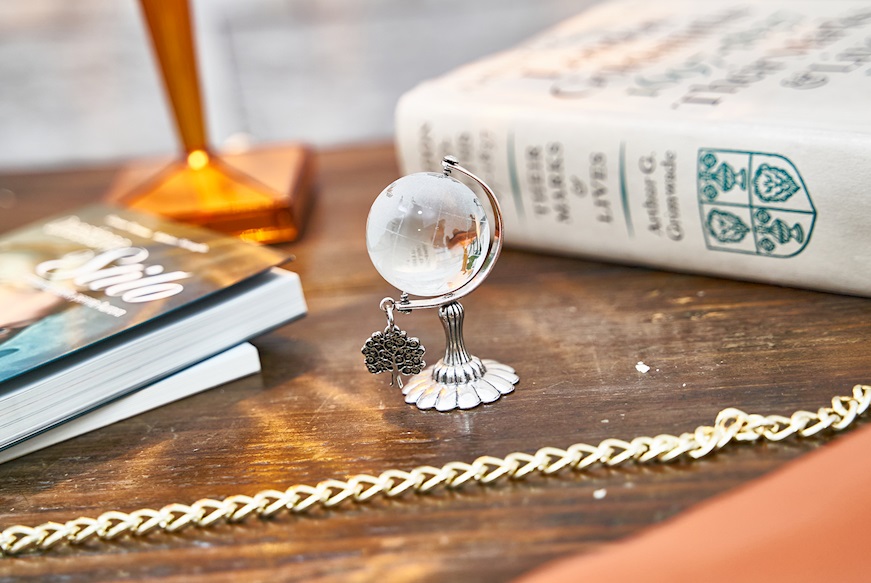 Globe with tree of life pendant, box and sugared almonds Selezione Zanolli