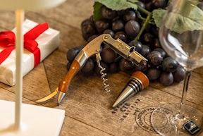 Levatappi Amico del Sommelier acciaio con tappo in legno Le Creuset