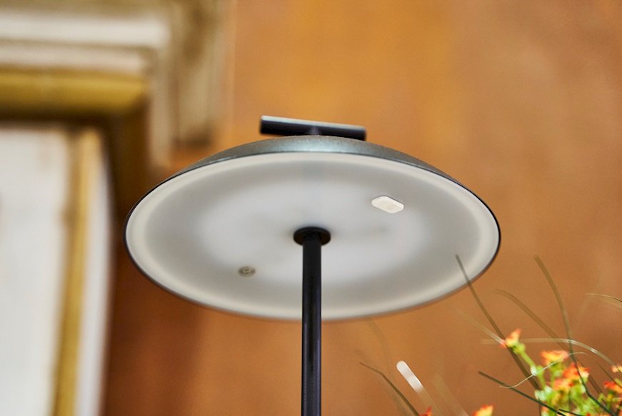 Lampada da tavolo Mini Geen-A acciaio colore nero con batteria dimmerabile Kartell