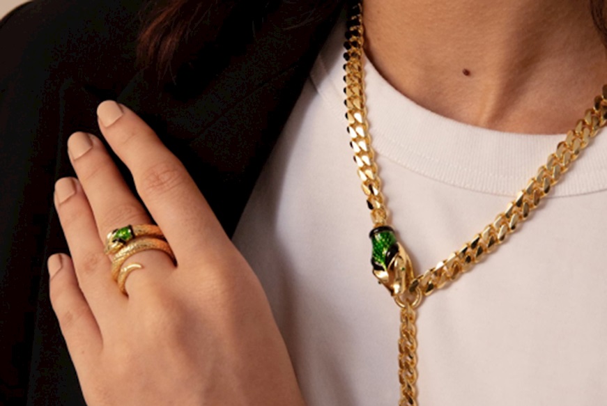 Collana Snake in bronzo dorato con serpente in smalto verde e nero Unoaerre