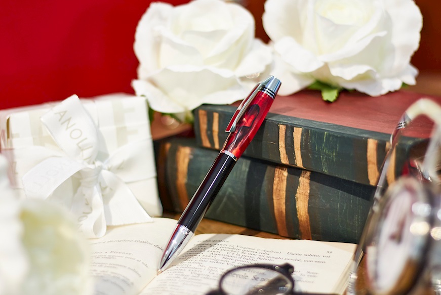 Ballpoint pen with marbled burgundy hood Settelaghi