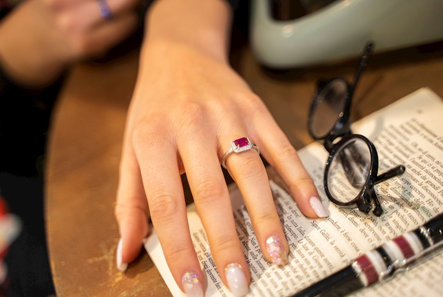 Ring Luce silver with cubic zirconia and ruby zircon Sovrani