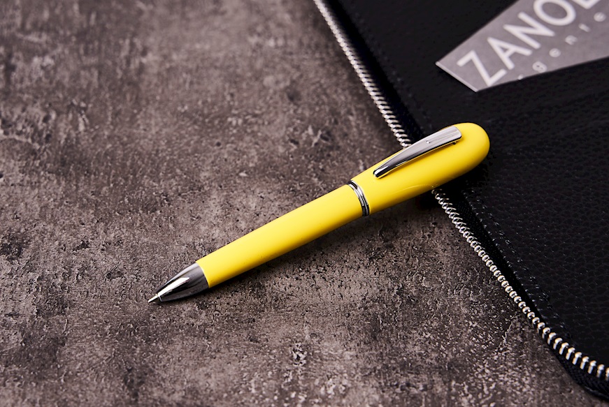 Ballpoint pen Classica Lady with cap in yellow lacquered metal Settelaghi