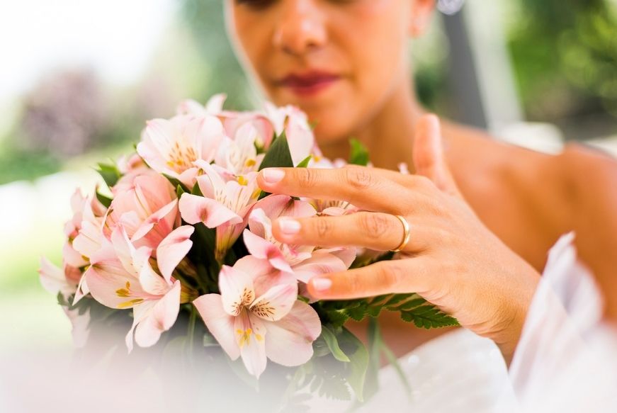 gioielli-sposa-quali-sono-e-il-galateo-per-indossarli-anelli